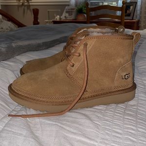 Woman’s Ugg Neumels